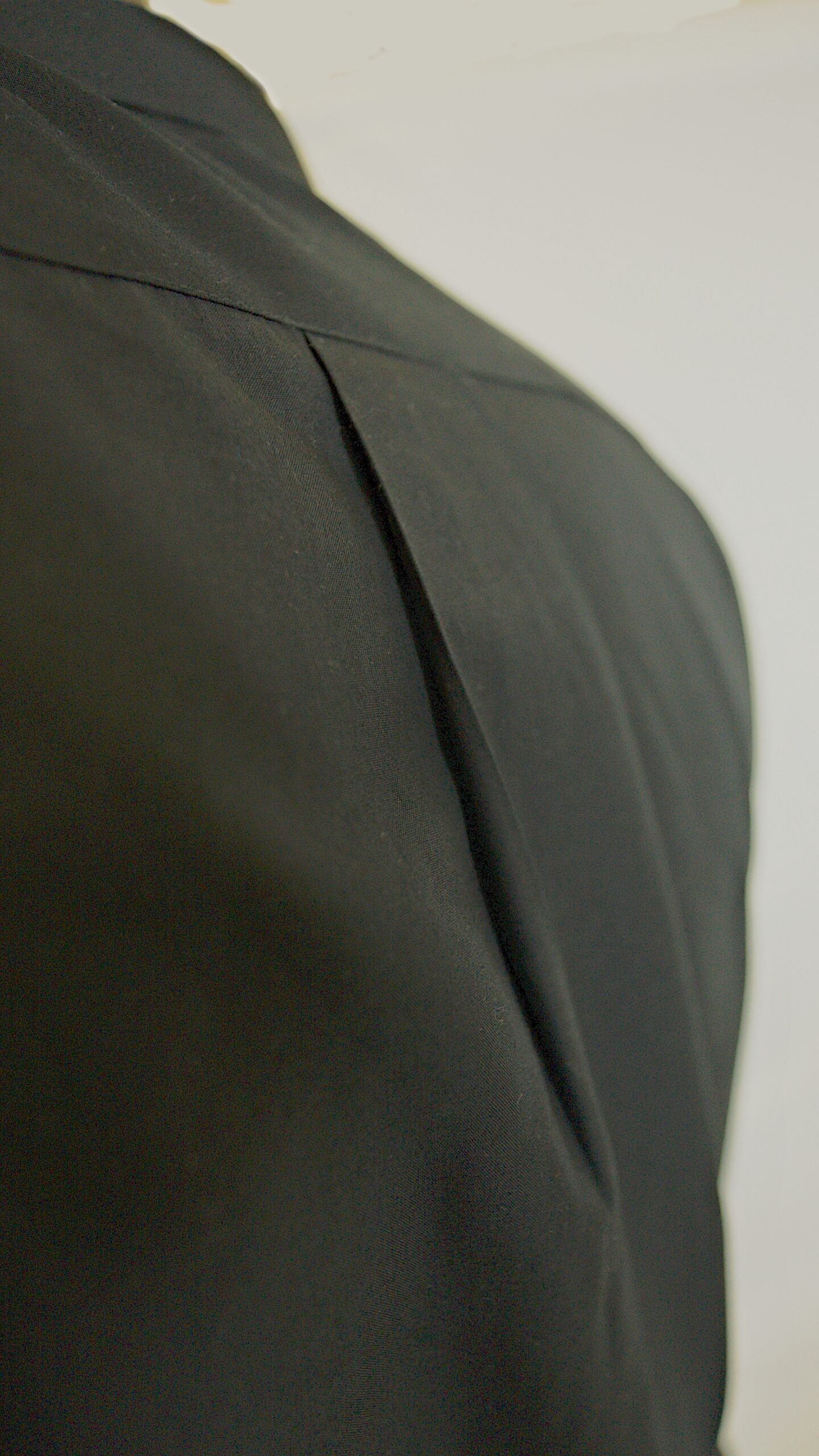 mens black B